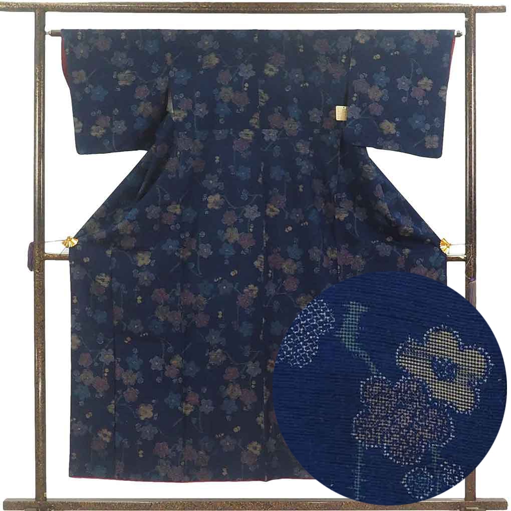 紬 リサイクル着物 身丈154cm 裄63cm 前幅22.5cm 後幅28cm 袖丈45cm 袖幅32cm レディース 袷 梅柄 裄Mサイズ 秋冬春用 正絹（シルク）ネイビー やや難 リメイク リユース【ランクB】