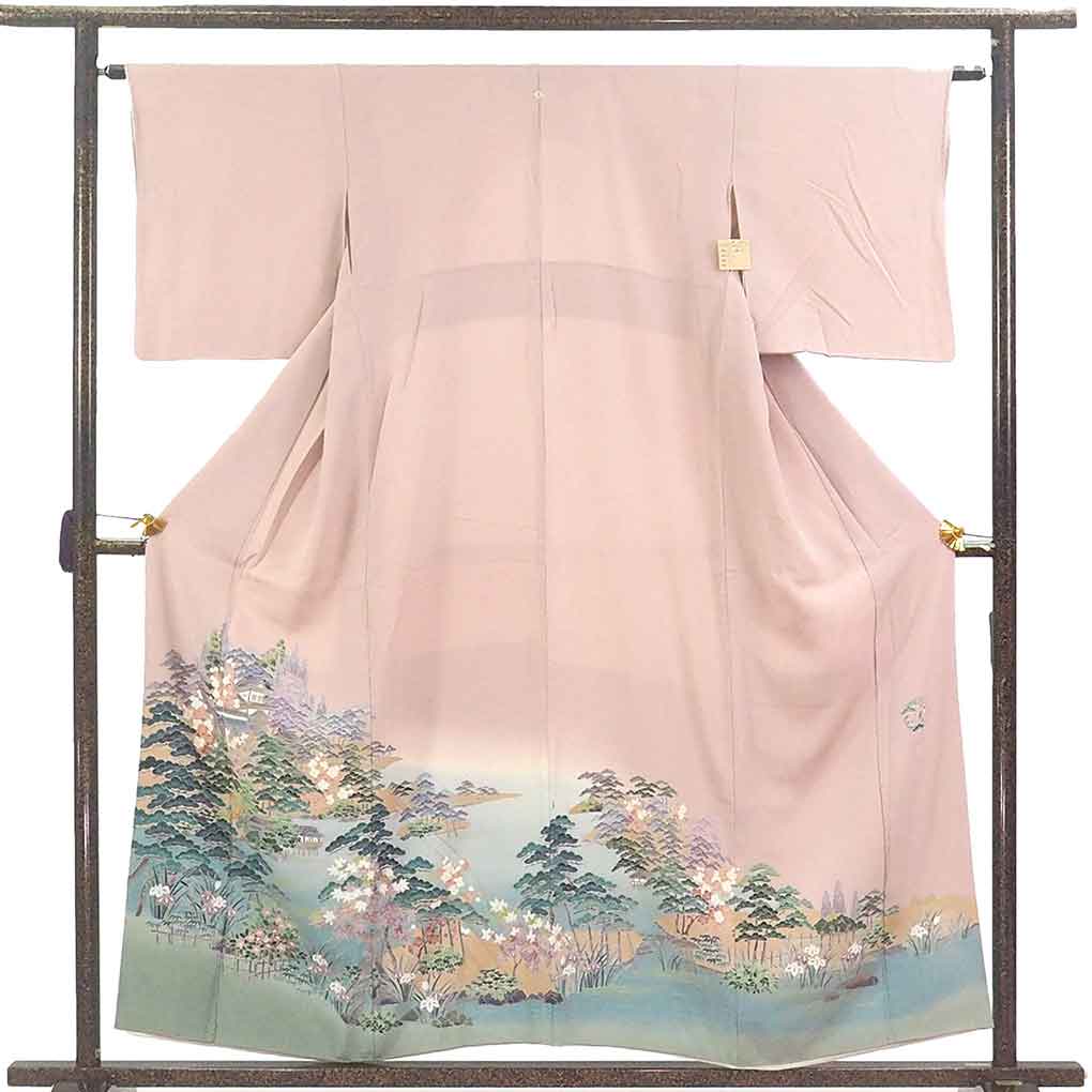 色留袖 リサイクル着物 身丈157cm 裄63cm 前幅25cm 後幅30cm 袖丈47cm 袖幅32cm レディース 袷 風景画 裄Mサイズ 秋冬春用 正絹（シルク）ピンク やや難 リメイク リユース【ランクB】