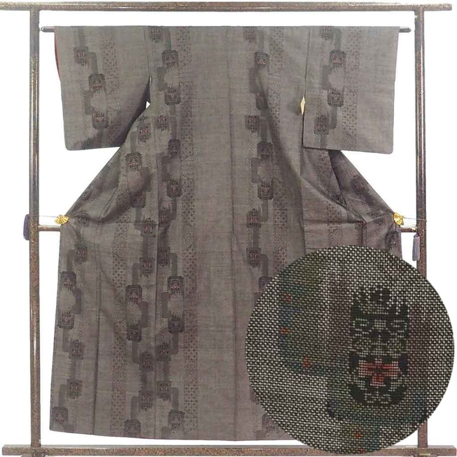 紬 リサイクル着物 身丈157cm 裄63cm 前幅23cm 後幅30cm 袖丈49cm 袖幅32cm レディース 袷 抽象柄 裄Mサイズ 秋冬春用 正絹（シルク）ブラウン 美品 大島紬 リメイク リユース【ランクA】