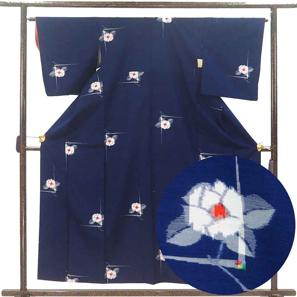 紬 リサイクル着物 身丈157cm 裄64cm 前幅23cm 後幅28.5cm 袖丈49cm 袖幅33cm レディース 袷 花柄 裄Mサイズ 秋冬春用 正絹（シルク）ネイビー 美品 リメイク リユース【ランクA】