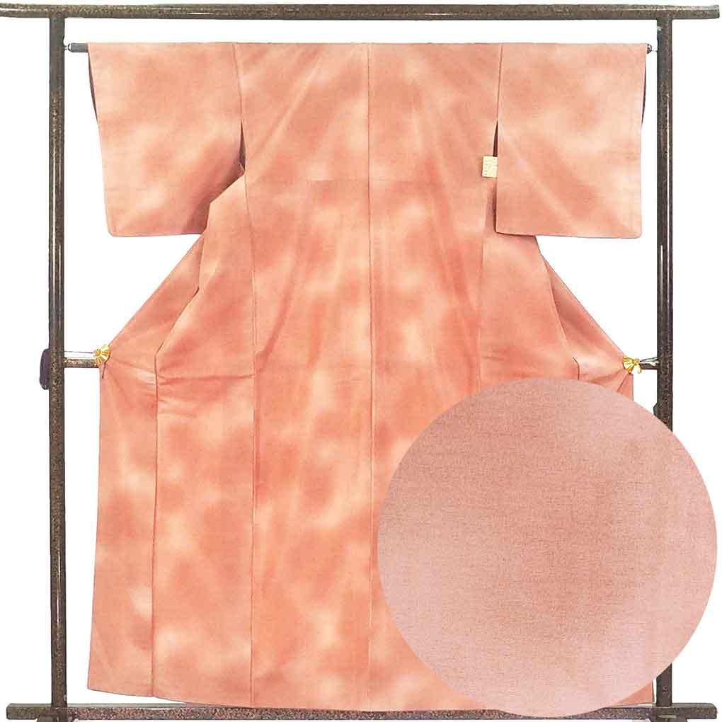 紬 リサイクル着物 身丈160cm 裄64cm 前幅24cm 後幅29cm 袖丈49cm 袖幅33cm レディース 袷 ぼかし 裄Mサイズ 秋冬春用 正絹（シルク）ピンク 美品 リメイク リユース【ランクA】