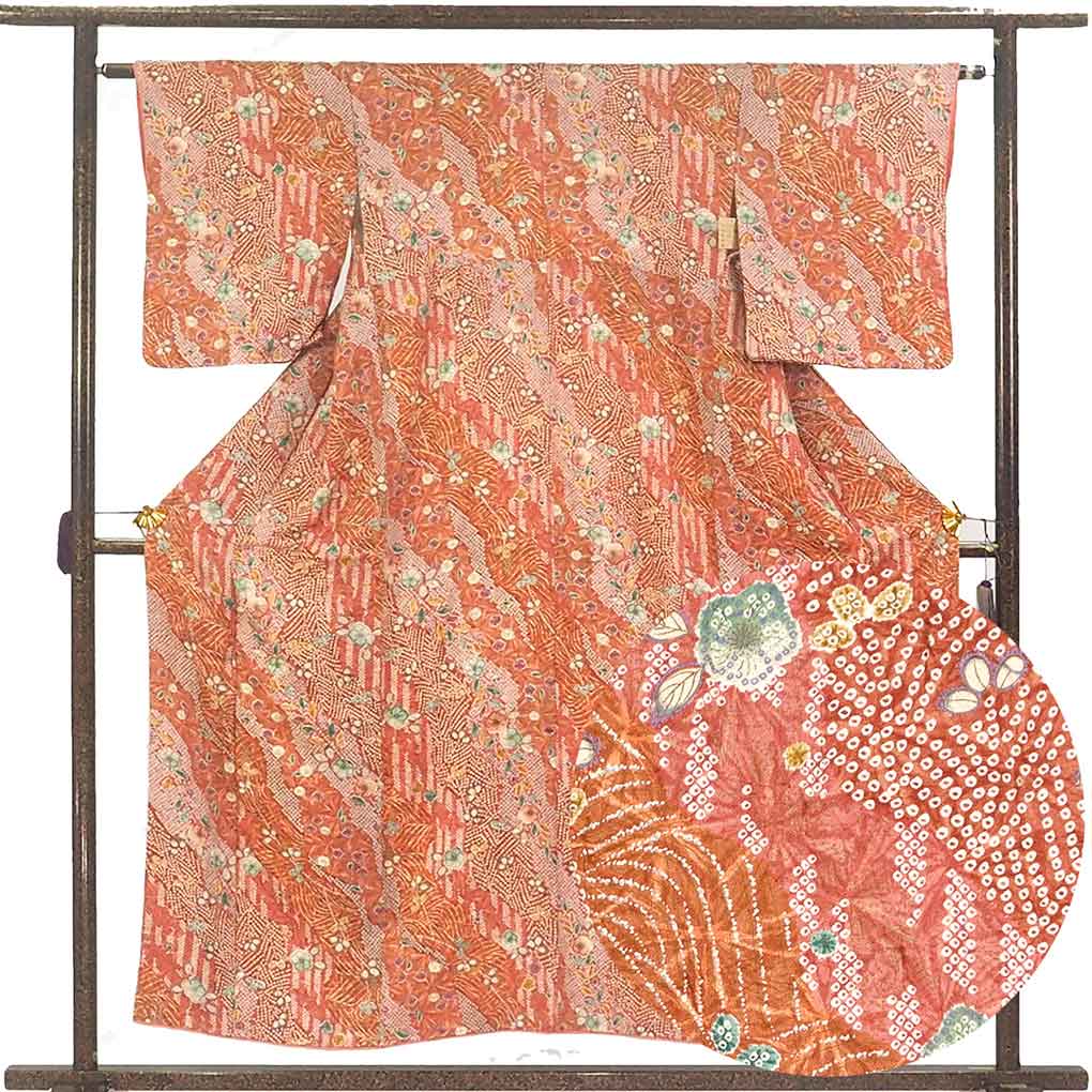 小紋 リサイクル着物 身丈155cm 裄63cm 前幅22.5cm 後幅28cm 袖丈48cm 袖幅32cm レディース 袷 絞り 裄Mサイズ 秋冬春用 正絹（シルク）ピンク 美品 リメイク リユース【ランクA】