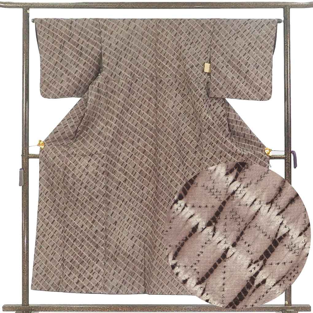 紬 リサイクル着物 身丈154cm 裄64cm 前幅23cm 後幅29cm 袖丈47cm 袖幅33cm レディース 袷 絞り 裄Mサイズ 秋冬春用 正絹（シルク）ブラウン 美品 リメイク リユース【ランクA】