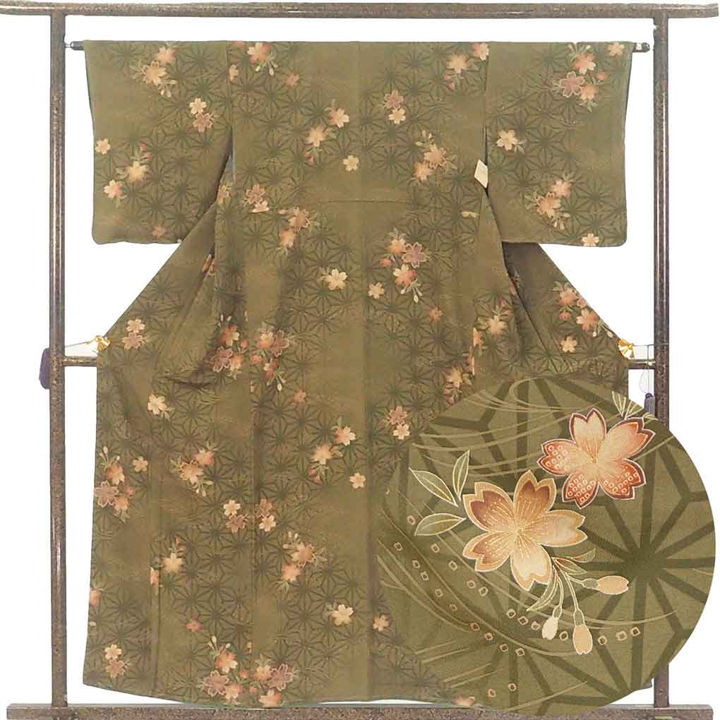 小紋 リサイクル着物 身丈157cm 裄64cm 前幅24cm 後幅29cm 袖丈49cm 袖幅32cm レディース 袷 麻の葉 裄Mサイズ 秋冬春用 正絹（シルク）ブラウン 未使用品 リメイク リユース【ランクS】