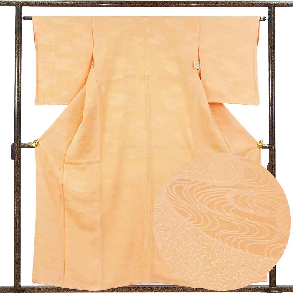 色無地 リサイクル着物 身丈159cm 裄64cm 前幅23cm 後幅28cm 袖丈53cm 袖幅32cm レディース 袷 流水 裄Mサイズ 秋冬春用 正絹（シルク）オレンジ 未使用品 リメイク リユース【ランクS】