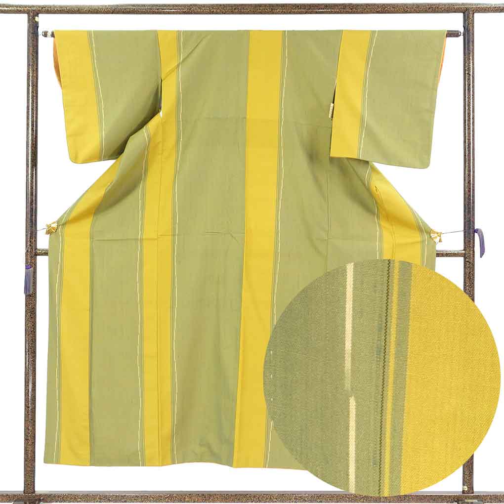 紬 リサイクル着物 身丈153cm 裄63cm 前幅22.5cm 後幅28cm 袖丈49cm 袖幅32cm レディース 袷 縦縞 裄Mサイズ 秋冬春用 正絹（シルク）グリーン 美品 リメイク リユース【ランクA】