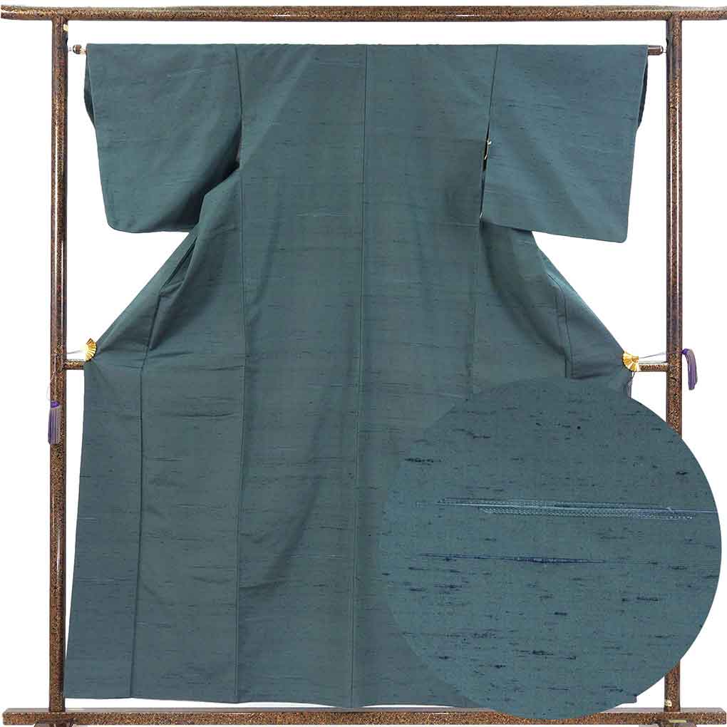 紬 リサイクル着物 身丈159cm 裄64cm 前幅24cm 後幅29cm 袖丈49cm 袖幅33cm レディース 袷 無地 裄Mサイズ 秋冬春用 正絹（シルク）グリーン やや難 リメイク リユース【ランクB】
