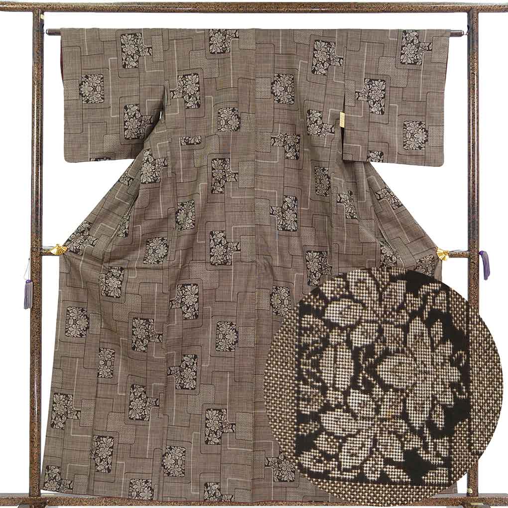 紬 リサイクル着物 身丈161cm 裄63cm 前幅22.5cm 後幅30cm 袖丈47cm 袖幅32.5cm レディース 袷 花柄 裄Mサイズ 秋冬春用 正絹（シルク）ブラウン 美品 リメイク リユース【ランクA】