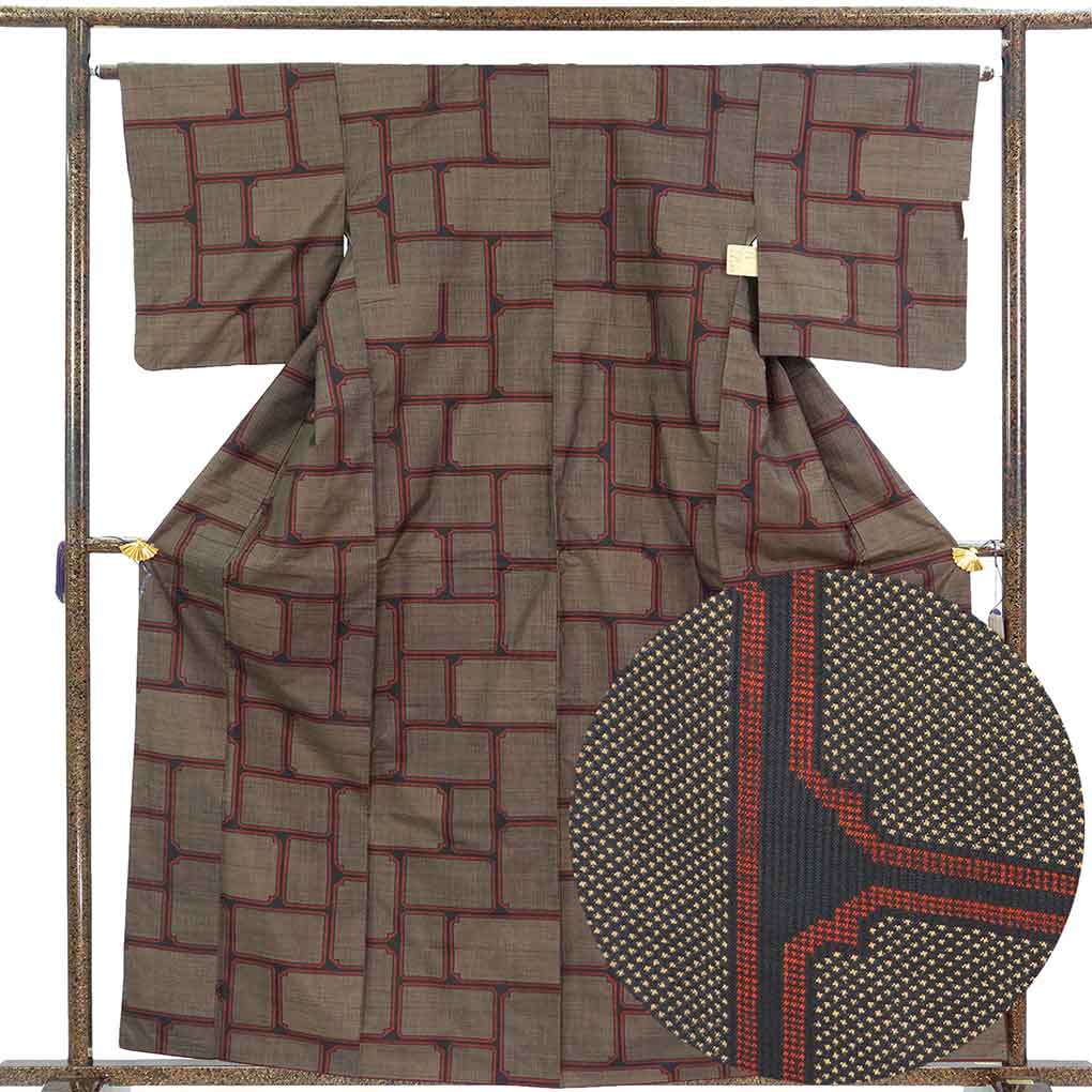 紬 リサイクル着物 身丈162cm 裄65cm 前幅22.5cm 後幅30cm 袖丈49cm 袖幅32cm レディース 袷 絣模様 裄Mサイズ 秋冬春用 正絹（シルク）ブラウン やや難 大島紬 リメイク リユース【ランクB】