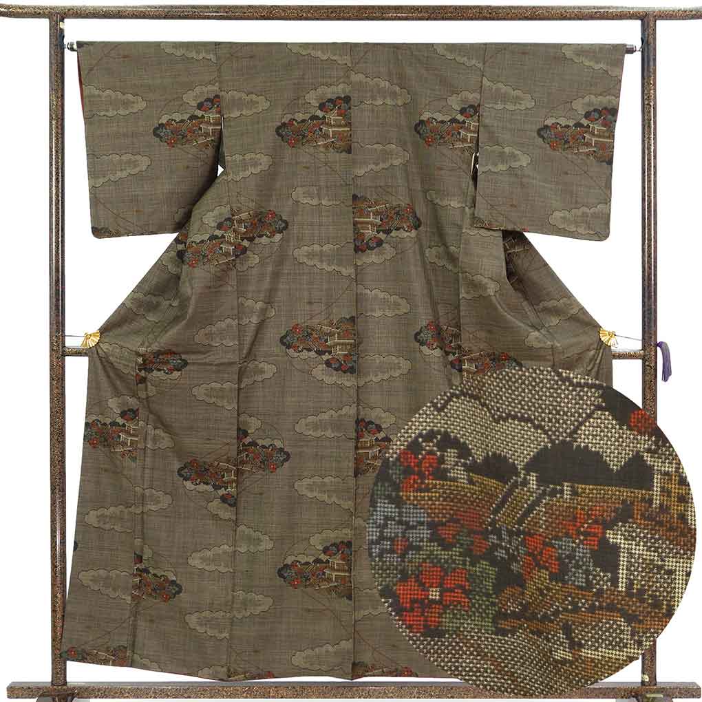 紬 リサイクル着物 身丈158cm 裄65cm 前幅25cm 後幅30.5cm 袖丈49cm 袖幅32.5cm レディース 袷 雲取り 裄Mサイズ 秋冬春用 正絹（シルク）ブラウン 未使用品 大島紬 リメイク リユース【ランクS】