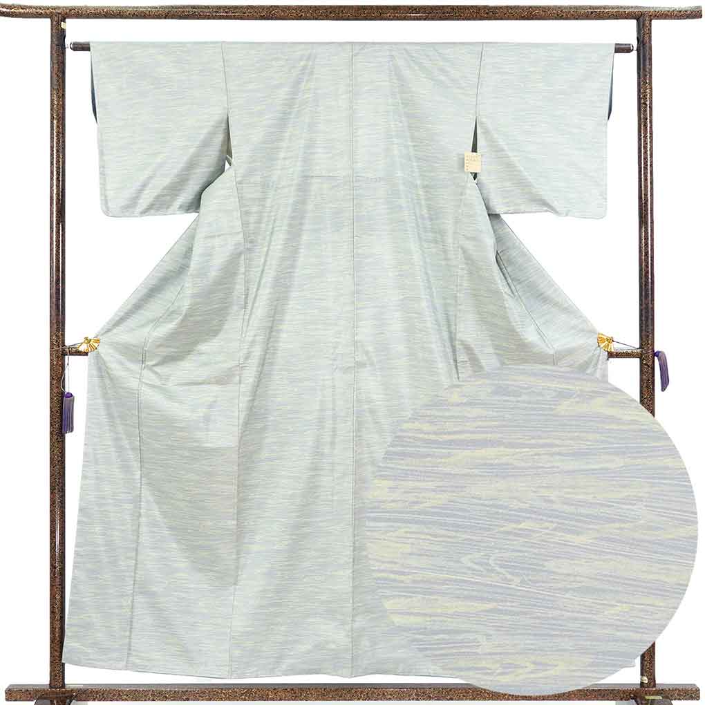 紬 リサイクル着物 身丈158cm 裄63cm 前幅24.5cm 後幅30cm 袖丈45cm 袖幅31cm レディース 袷 連続模様 裄Mサイズ 秋冬春用 正絹（シルク）ブルー 未使用品 リメイク リユース【ランクS】