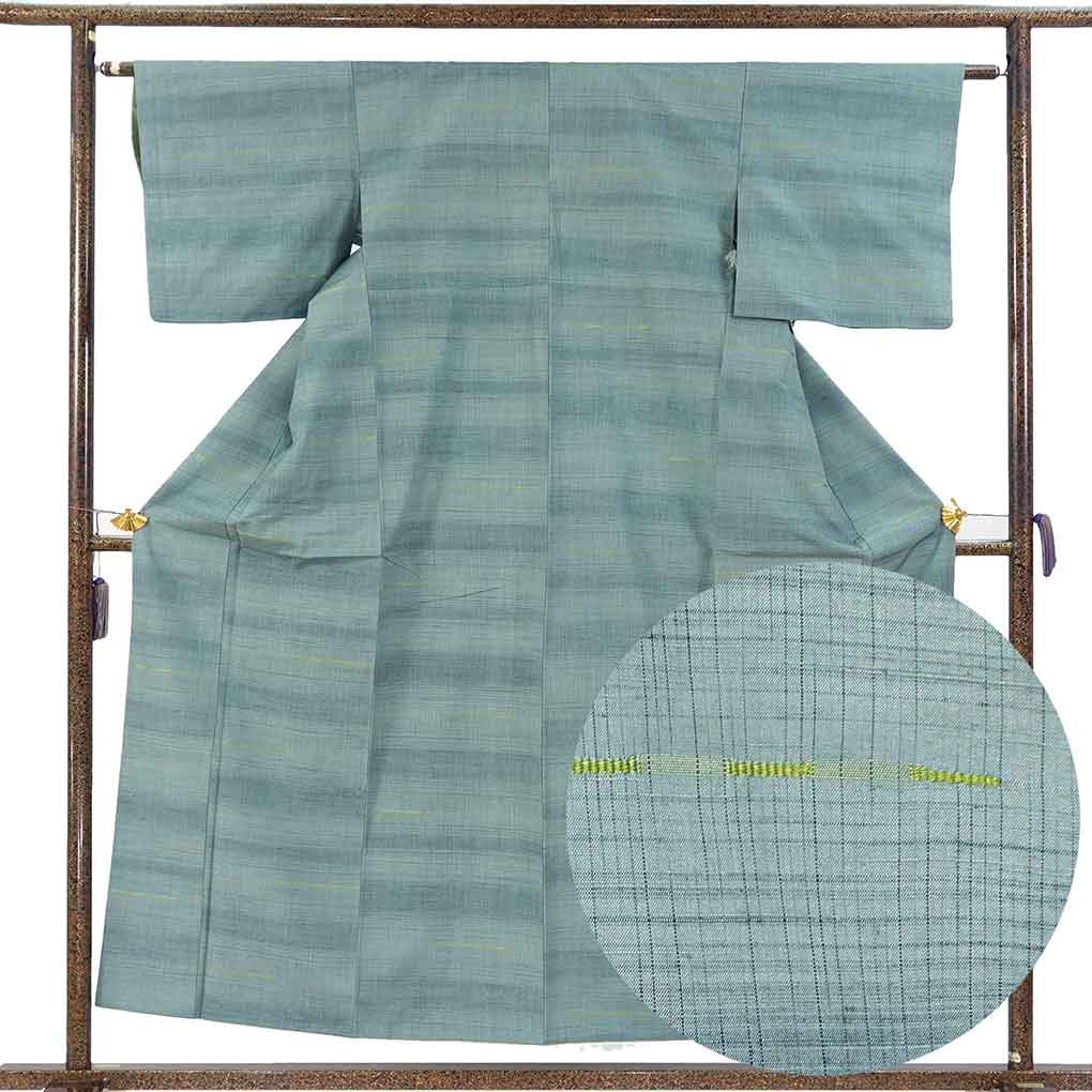 紬 リサイクル着物 身丈155cm 裄62cm 前幅24.5cm 後幅28cm 袖丈44cm 袖幅32cm レディース 袷 横段柄 裄Sサイズ 秋冬春用 正絹（シルク）ブルー やや難 リメイク リユース【ランクB】