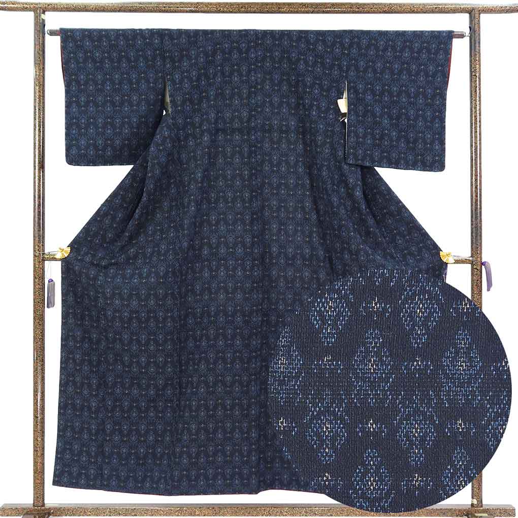 紬 リサイクル着物 身丈155cm 裄63cm 前幅24cm 後幅28.5cm 袖丈47cm 袖幅32.5cm レディース 袷 連続模様 裄Mサイズ 秋冬春用 正絹（シルク）ブラック 未使用品 リメイク リユース【ランクS】