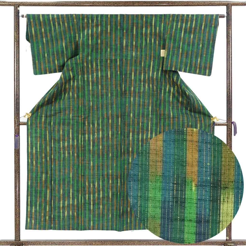 紬 リサイクル着物 身丈155cm 裄63cm 前幅23cm 後幅28.5cm 袖丈45cm 袖幅33cm レディース 単衣 縞 裄Mサイズ 初夏・初秋用 正絹（シルク）グリーン 美品 リメイク リユース【ランクA】