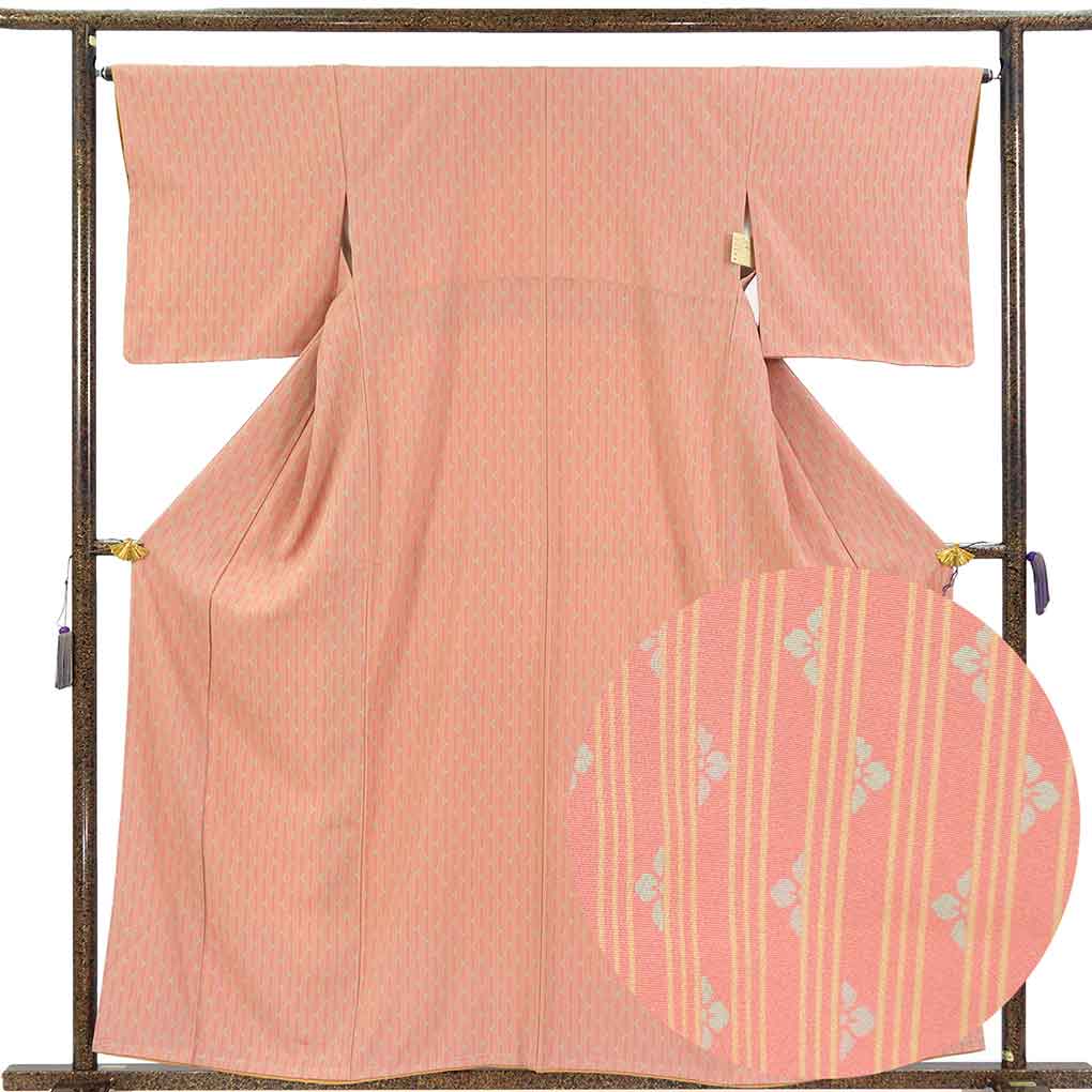 小紋 リサイクル着物 身丈159cm 裄65cm 前幅25cm 後幅29cm 袖丈47cm 袖幅33cm レディース 袷 縦縞 裄Mサイズ 秋冬春用 正絹（シルク）ピンク 未使用品 リメイク リユース【ランクS】