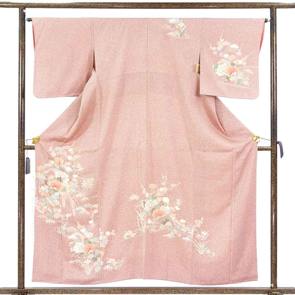 訪問着 リサイクル着物 身丈158cm 裄64cm 前幅23cm 後幅29.5cm 袖丈49cm 袖幅32cm レディース 袷 花柄 裄Mサイズ 秋冬春用 正絹（シルク）ピンク やや難 リメイク リユース【ランクB】