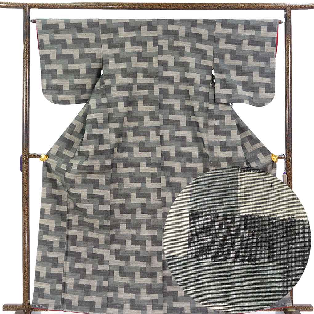 紬 リサイクル着物 身丈165cm 裄65cm 前幅24.5cm 後幅30cm 袖丈49cm 袖幅32.5cm レディース 袷 抽象柄 裄Mサイズ 秋冬春用 正絹（シルク）グレー トールサイズ 未使用品 リメイク リユース【ランクS】