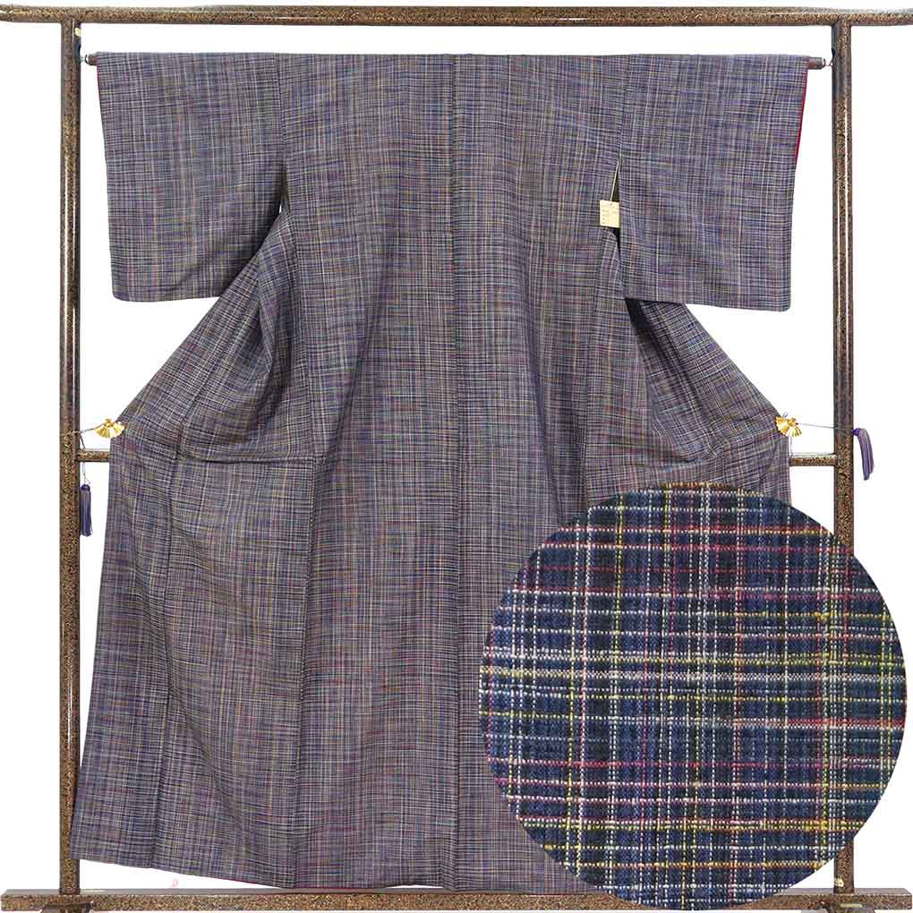 紬 リサイクル着物 身丈159cm 裄65cm 前幅26cm 後幅30.5cm 袖丈49cm 袖幅32cm レディース 袷 格子 裄Mサイズ 秋冬春用 正絹（シルク）ネイビー 美品 リメイク リユース【ランクA】