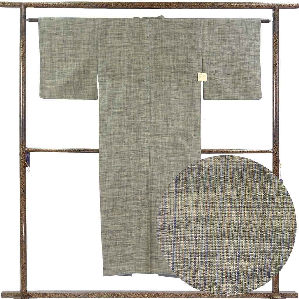 紬 リサイクル着物 身丈144cm 裄61.5cm 前幅23cm 後幅28.5cm 袖丈47cm 袖幅32cm レディース 袷 無地 裄Sサイズ 秋冬春用 正絹（シルク）グレー 美品 リメイク リユース【ランクA】