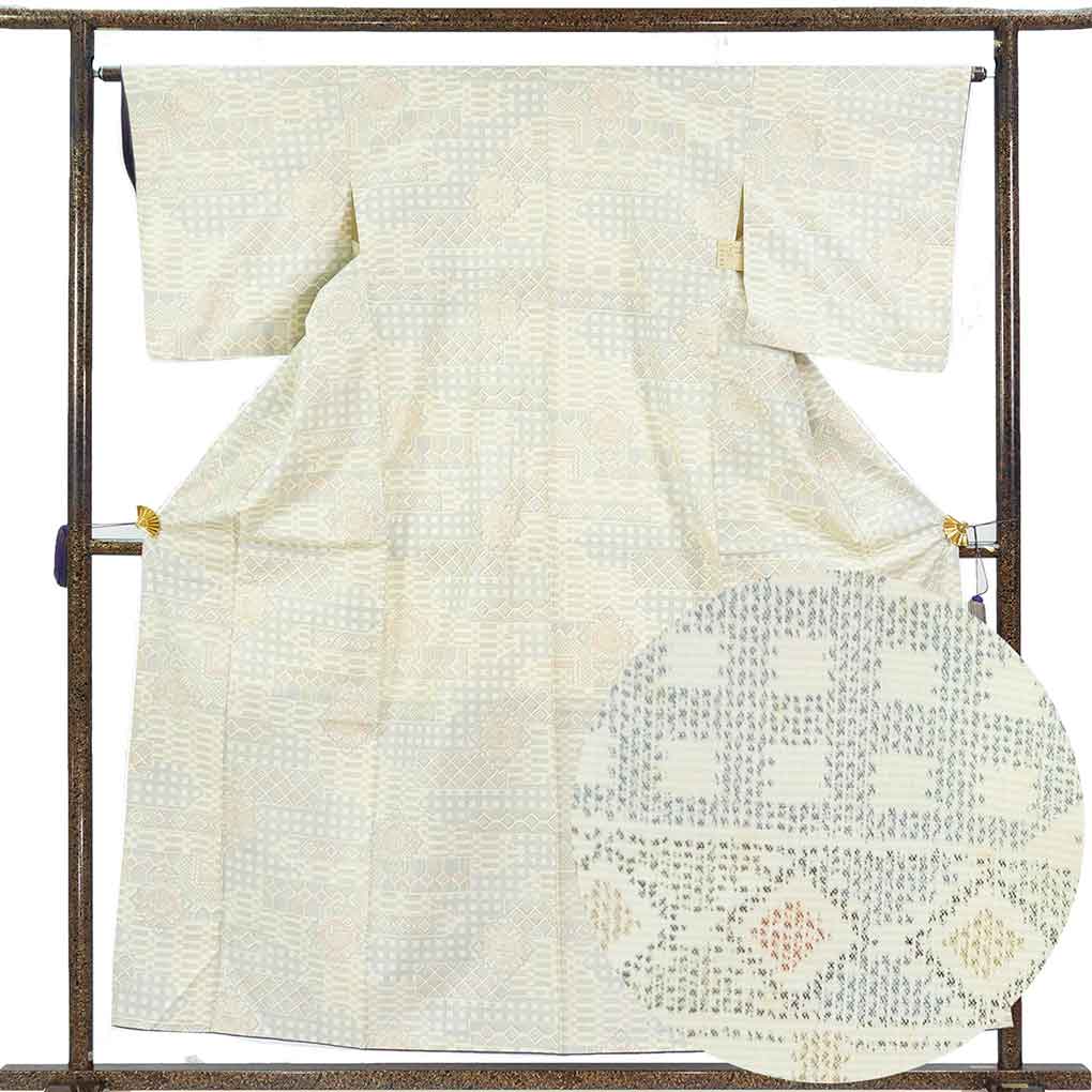 紬 リサイクル着物 身丈157cm 裄64cm 前幅24cm 後幅29.5cm 袖丈49cm 袖幅32cm レディース 袷 連続模様 裄Mサイズ 秋冬春用 正絹（シルク）ホワイト やや難 リメイク リユース【ランクB】