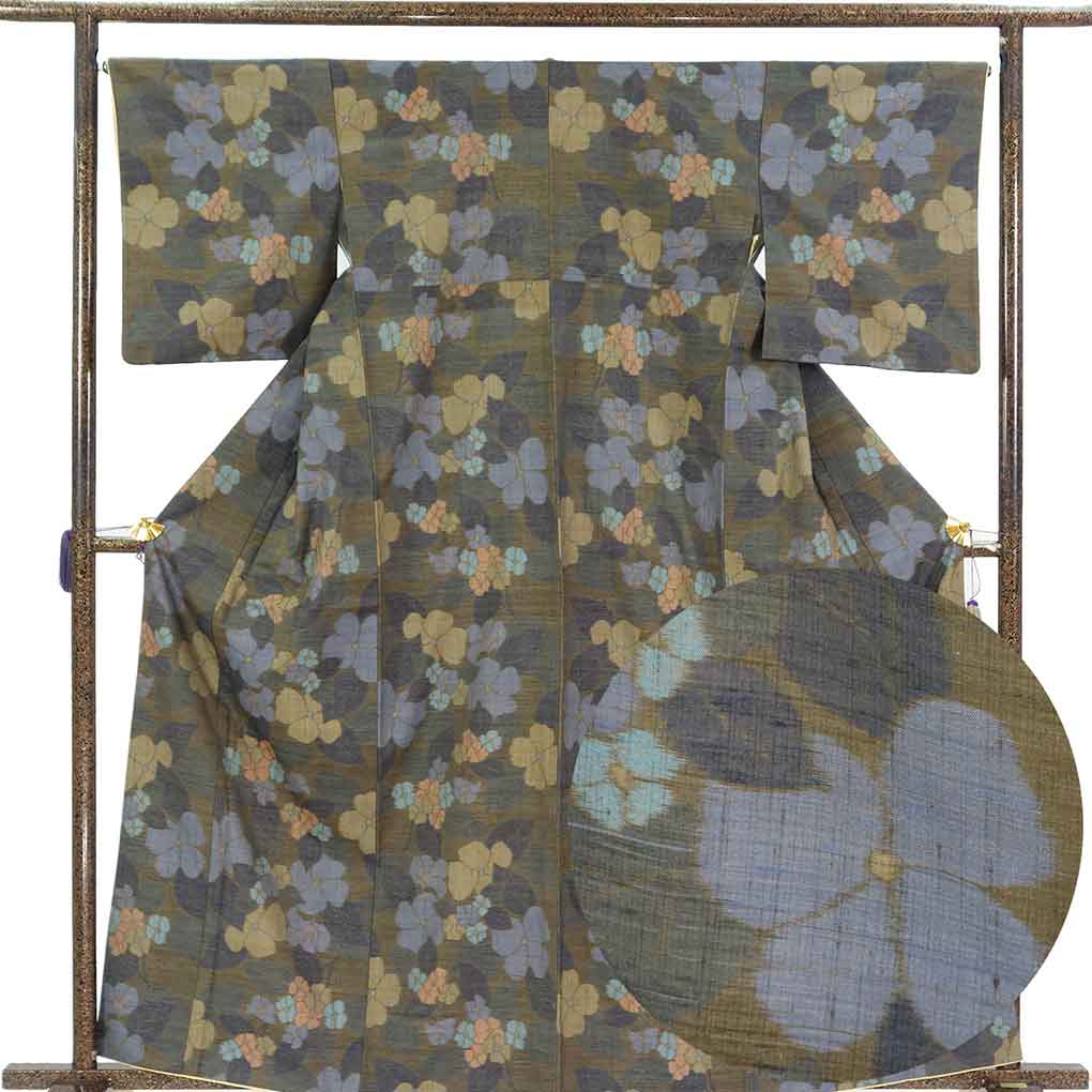紬 リサイクル着物 身丈163cm 裄66cm 前幅27cm 後幅31.5cm 袖丈49cm 袖幅33cm レディース 袷 花柄 裄長 裄M-Lサイズ 秋冬春用 正絹（シルク）ブラウン 美品 リメイク リユース【ランクA】