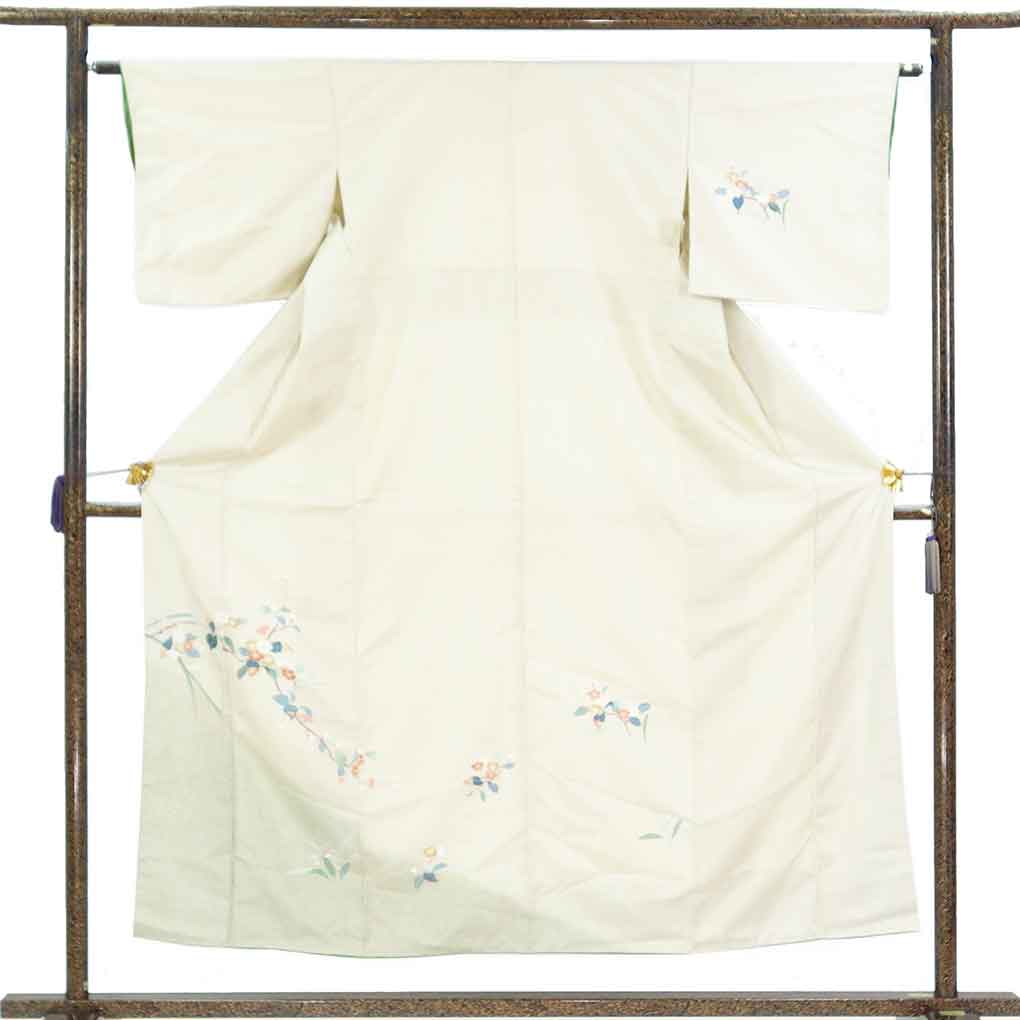 訪問着 リサイクル着物 身丈154cm 裄62.5cm 前幅22cm 後幅27cm 袖丈48cm 袖幅32.5cm レディース 袷 花柄 裄Sサイズ 秋冬春用 正絹（シルク）ベージュ 未使用品 リメイク リユース【ランクS】