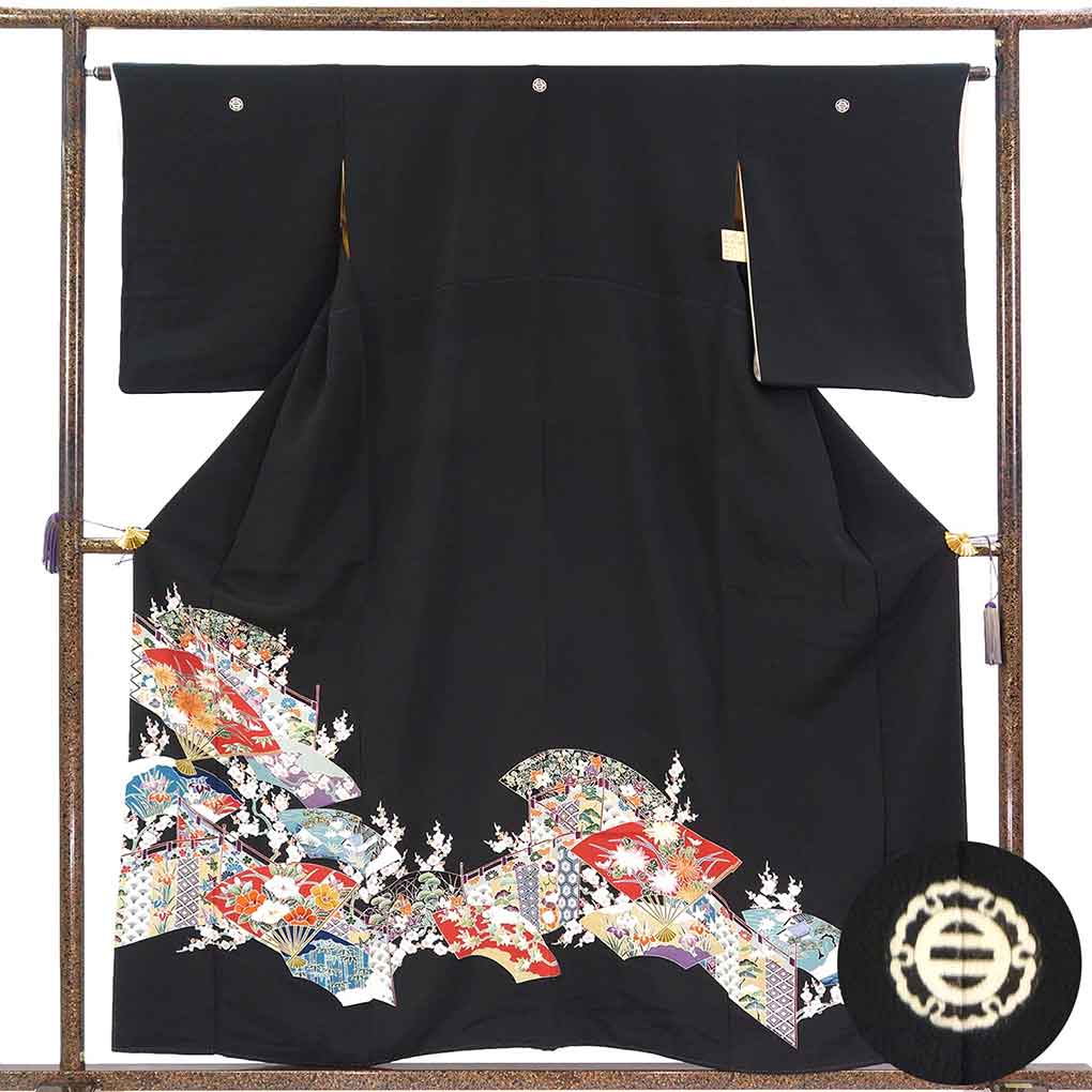 黒留袖 リサイクル着物 身丈158cm 裄64cm 前幅24cm 後幅30cm 袖丈52cm 袖幅33cm レディース 扇面 裄Mサイズ 年中着用可 正絹（シルク）ブラック やや難 リメイク リユース【ランクB】