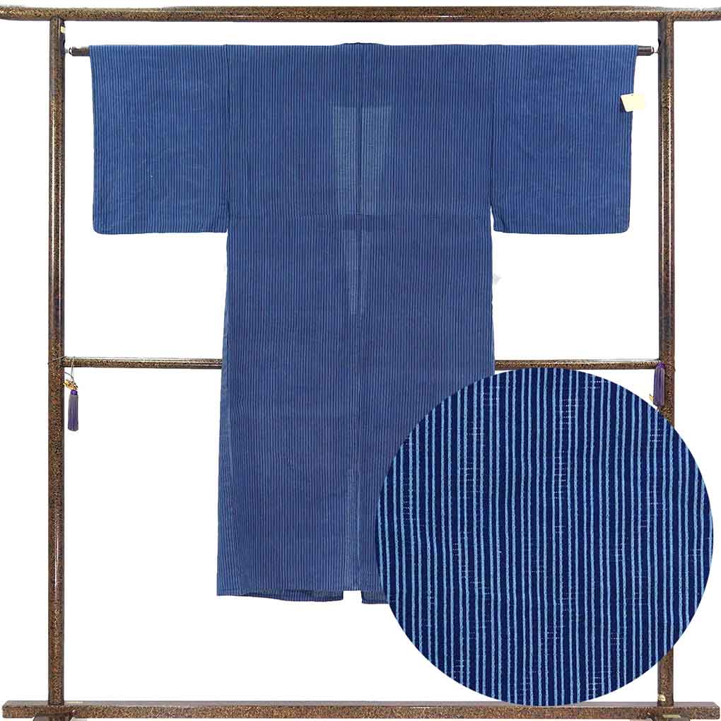 男物木綿着物 リサイクル着物 身丈130cm 裄63cm 前幅25.5cm 後幅32cm 袖丈45cm 袖幅32cm メンズ 縞 裄Mサイズ 夏用 木綿 ネイビー やや難 リメイク リユース【ランクB】