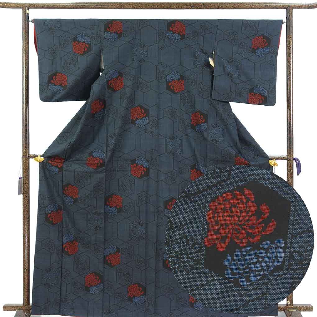 紬 リサイクル着物 身丈167cm 裄66cm 前幅23cm 後幅28.5cm 袖丈49cm 袖幅33.5cm レディース 袷 乱菊 裄長 裄M-Lサイズ 秋冬春用 正絹（シルク）ネイビー トールサイズ 美品 大島紬 リメイク リユース【ランクA】