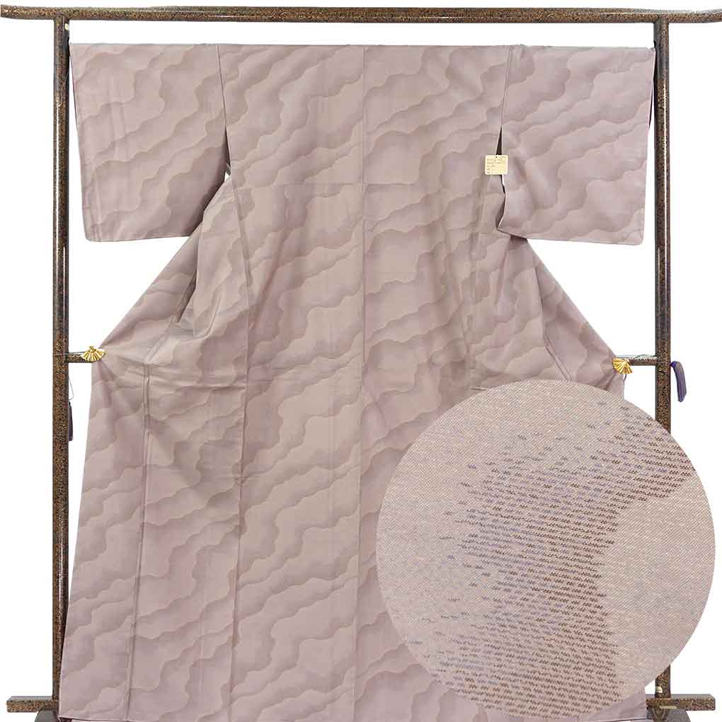紬 リサイクル着物 身丈167cm 裄68cm 前幅24.5cm 後幅29.5cm 袖丈49cm 袖幅34cm レディース 袷 連続模様 裄長 裄Lサイズ 秋冬春用 正絹（シルク）ブラウン トールサイズ 未使用品 大島紬 リメイク リユース【ランクS】