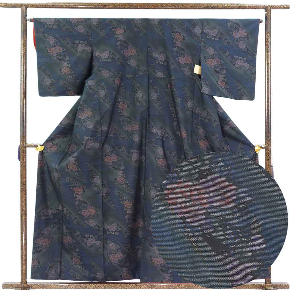 紬 リサイクル着物 身丈160cm 裄65cm 前幅28cm 後幅32.5cm 袖丈49cm 袖幅32cm レディース 袷 花柄 裄Mサイズ 秋冬春用 正絹（シルク）ネイビー 美品 リメイク リユース【ランクA】