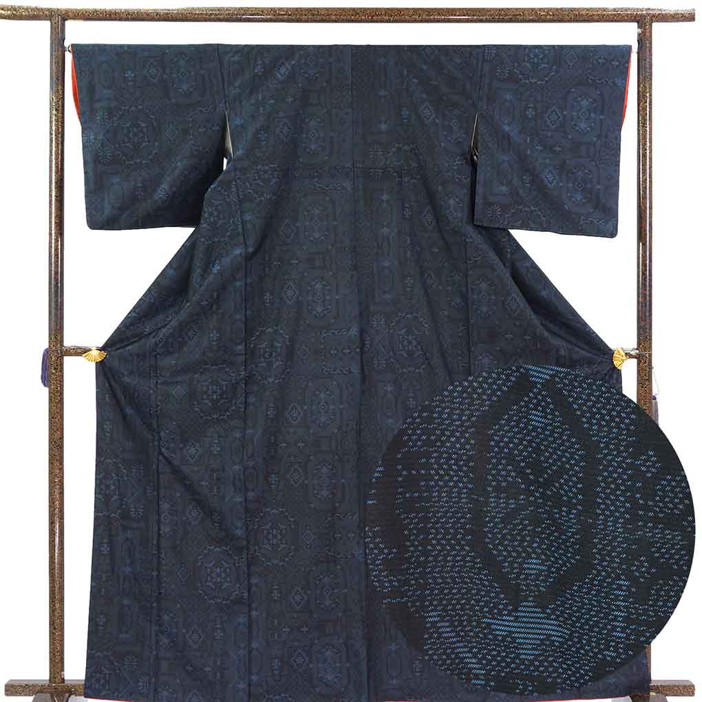 紬 リサイクル着物 身丈165cm 裄66cm 前幅24cm 後幅29cm 袖丈48cm 袖幅34cm レディース 袷 抽象柄 裄長 裄M-Lサイズ 秋冬春用 正絹（シルク）ネイビー トールサイズ 美品 リメイク リユース【ランクA】
