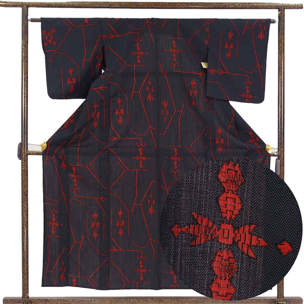 ウール着物 リサイクル着物 身丈158cm 裄63cm 前幅22.5cm 後幅29cm 袖丈49cm 袖幅32cm レディース 単衣 抽象柄 裄Mサイズ 秋冬春用 ウール ブラック 美品 リメイク リユース【ランクA】