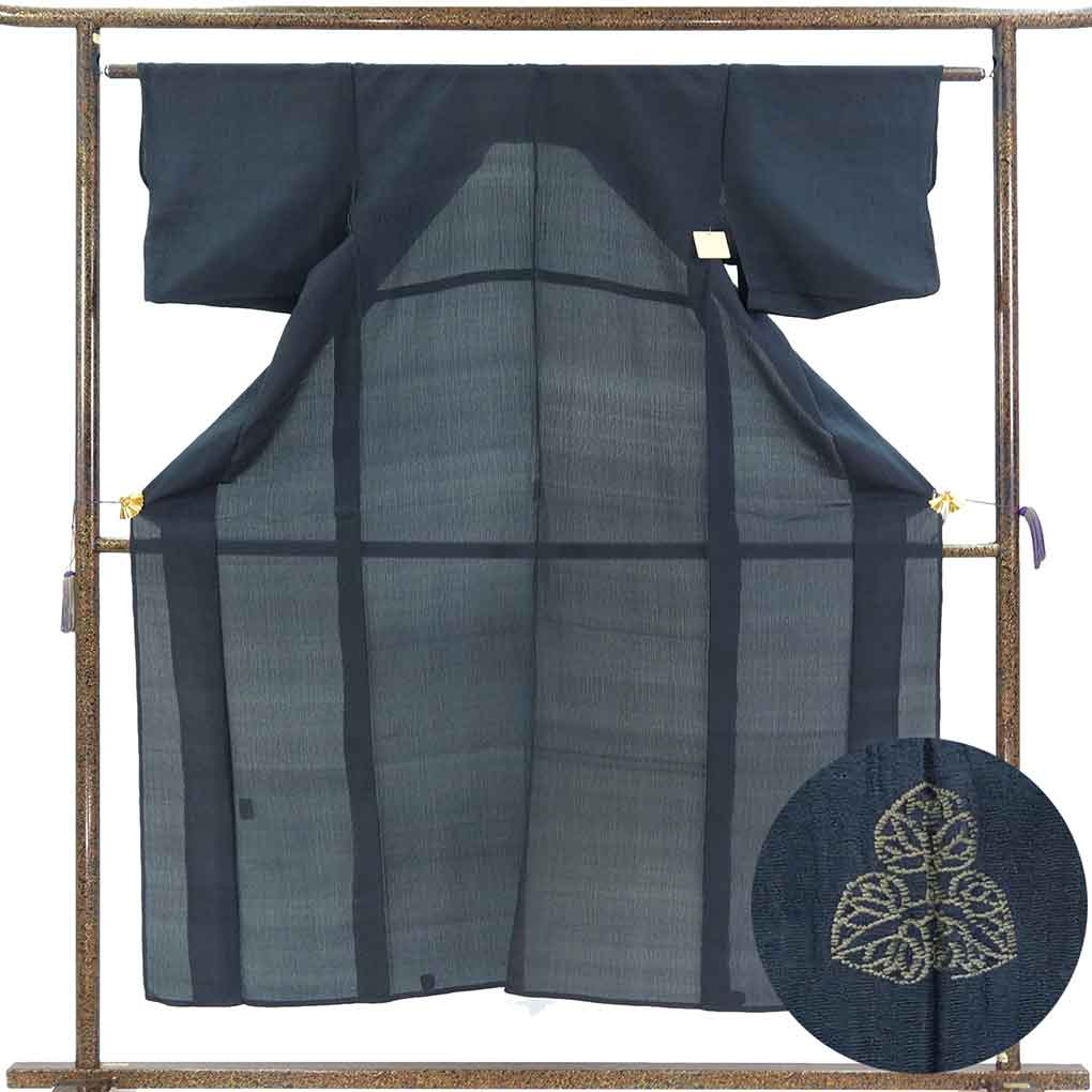 色無地 リサイクル着物 身丈152cm 裄63cm 前幅23.5cm 後幅32cm 袖丈42cm 袖幅32cm レディース 無地 裄Mサイズ 夏用 正絹（シルク）ネイビー やや難 リメイク リユース【ランクB】