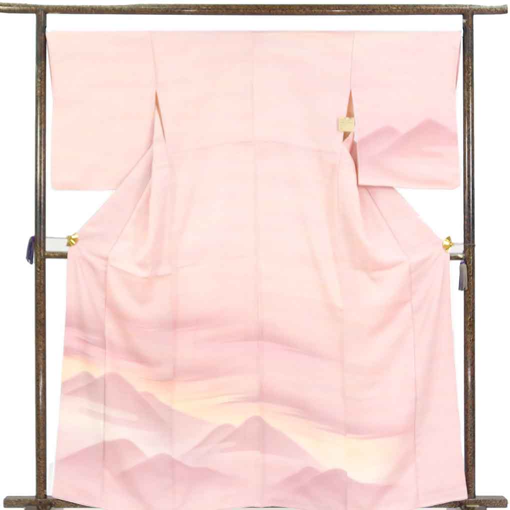 訪問着 リサイクル着物 身丈163cm 裄68cm 前幅24.5cm 後幅30cm 袖丈53cm 袖幅34cm レディース 袷 遠山 裄長 裄Lサイズ 秋冬春用 正絹（シルク）ピンク やや難 リメイク リユース【ランクB】