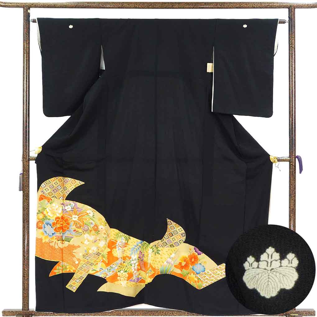 黒留袖 リサイクル着物 身丈162cm 裄65cm 前幅24cm 後幅30cm 袖丈55cm 袖幅32.5cm レディース 花柄 裄Mサイズ 年中着用可 正絹（シルク）ブラック やや難 リメイク リユース【ランクB】