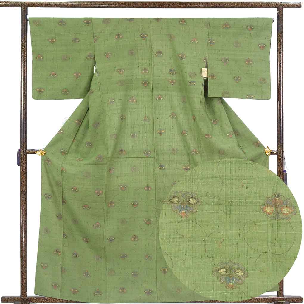 紬 リサイクル着物 身丈162cm 裄66cm 前幅24.5cm 後幅29.5cm 袖丈47cm 袖幅34cm レディース 袷 連続模様 裄長 裄M-Lサイズ 秋冬春用 正絹（シルク）グリーン やや難 リメイク リユース【ランクB】