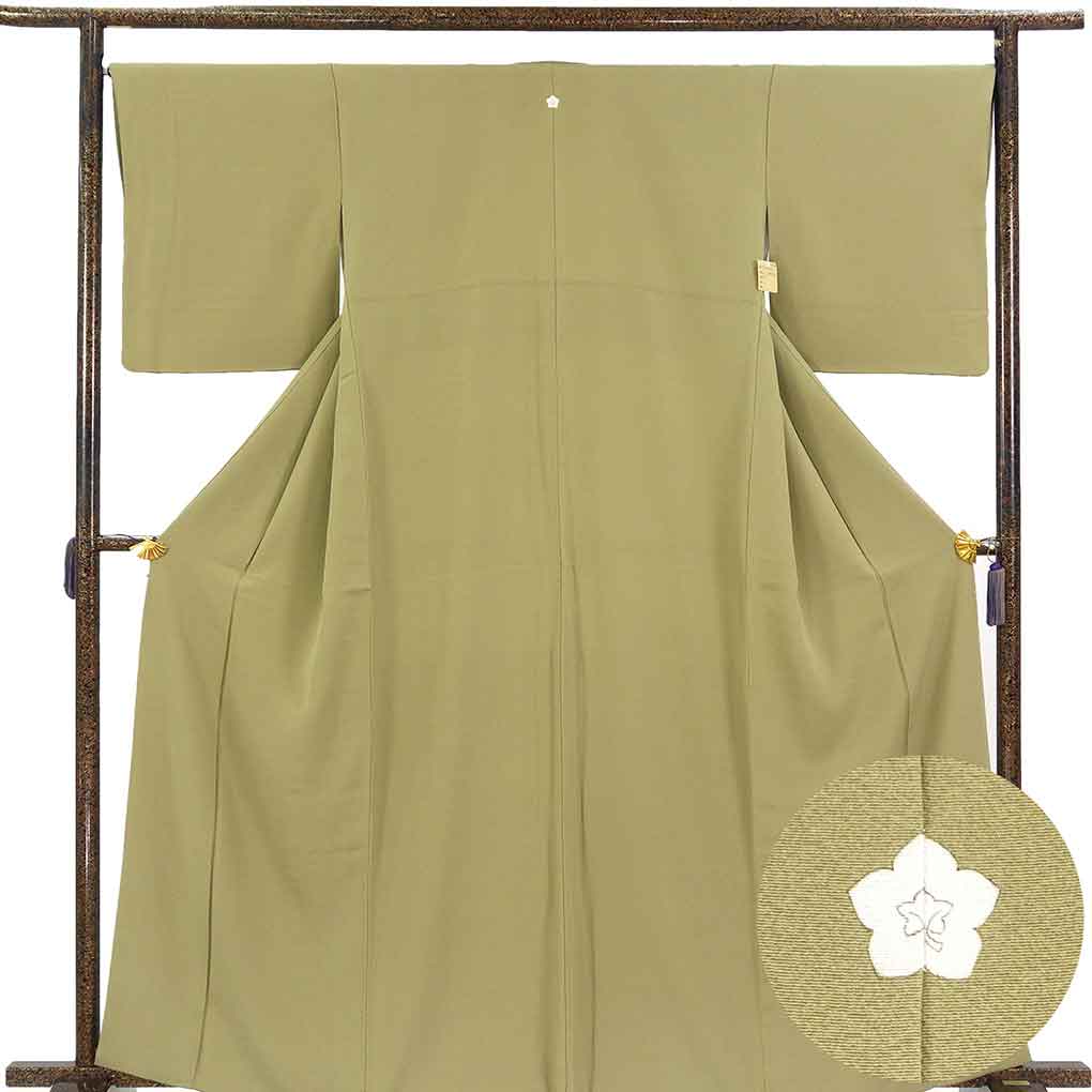 色無地 リサイクル着物 身丈163cm 裄67cm 前幅27cm 後幅33cm 袖丈49cm 袖幅33.5cm レディース 袷 無地 裄長 裄Lサイズ 秋冬春用 正絹（シルク）グリーン 美品 リメイク リユース【ランクA】
