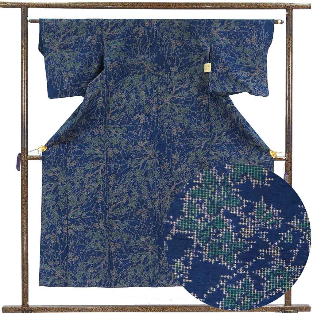 紬 リサイクル着物 身丈153cm 裄62cm 前幅23cm 後幅29cm 袖丈46cm 袖幅32cm レディース 胴抜裾八掛 植物 裄Sサイズ 秋冬春用 正絹（シルク）ネイビー 美品 リメイク リユース【ランクA】