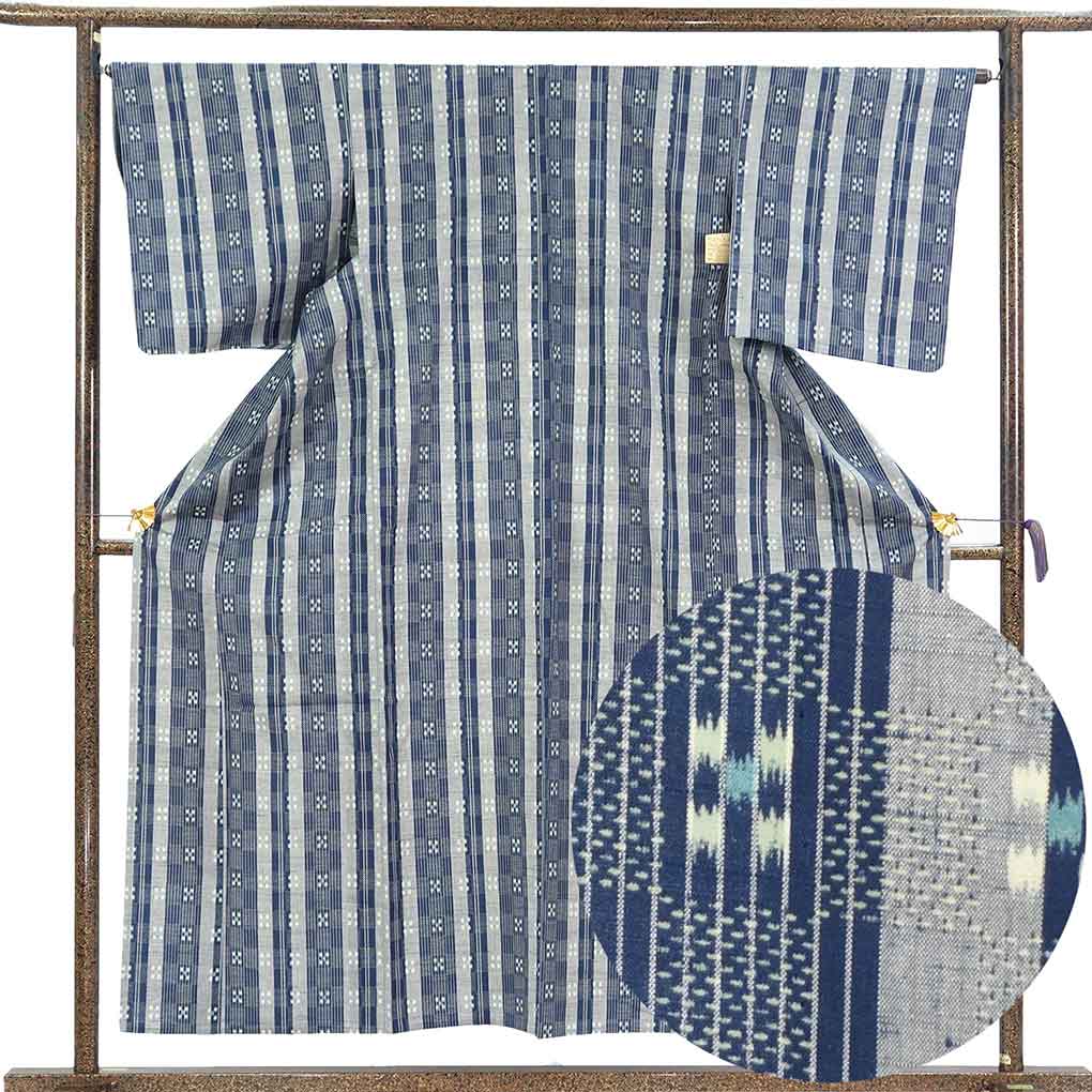 紬 リサイクル着物 身丈155cm 裄66cm 前幅25cm 後幅29cm 袖丈49cm 袖幅34cm レディース 単衣 縦縞 裄長 裄M-Lサイズ 初夏・初秋用 正絹（シルク）グレー 美品 リメイク リユース【ランクA】