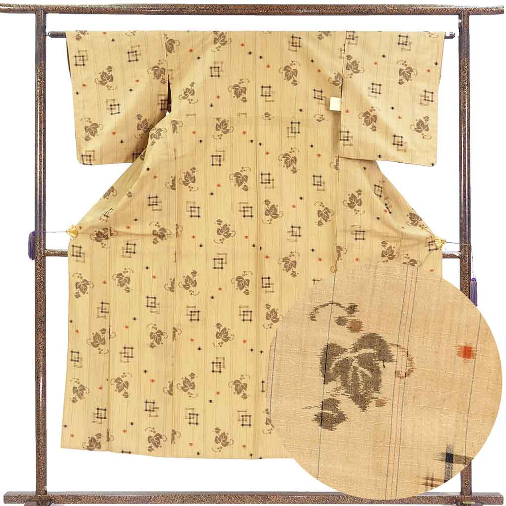 紬 リサイクル着物 身丈150cm 裄62.5cm 前幅22cm 後幅29cm 袖丈49cm 袖幅32cm レディース 単衣 蔦柄 裄Sサイズ 初夏・初秋用 正絹（シルク）ブラウン 美品 リメイク リユース【ランクA】