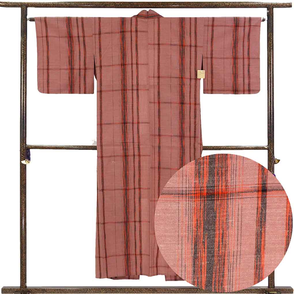 ウール着物 リサイクル着物 身丈149cm 裄65cm 前幅22.5cm 後幅30.5cm 袖丈45cm 袖幅32cm レディース 単衣 格子 裄Mサイズ 秋冬春用 正絹（シルク）ピンク やや難 リメイク リユース【ランクB】