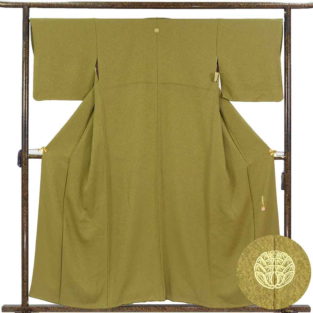 色無地 リサイクル着物 身丈157cm 裄67cm 前幅27cm 後幅31.5cm 袖丈46cm 袖幅34cm レディース 袷 無地 裄長 裄Lサイズ 秋冬春用 正絹（シルク）グリーン 美品 リメイク リユース【ランクA】