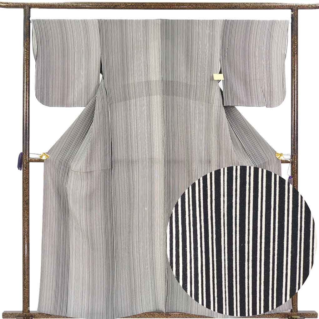 小紋 リサイクル着物 身丈162cm 裄67cm 前幅25cm 後幅31cm 袖丈48cm 袖幅34cm レディース 単衣 縦縞 裄長 裄Lサイズ 初夏・初秋用 正絹（シルク）ブラック やや難 リメイク リユース【ランクB】