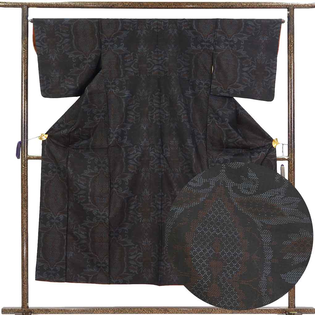 紬 リサイクル着物 身丈150cm 裄65cm 前幅23cm 後幅30cm 袖丈46.5cm 袖幅34cm レディース 袷 花柄 裄Mサイズ 秋冬春用 正絹（シルク）ブラック 美品 リメイク リユース【ランクA】