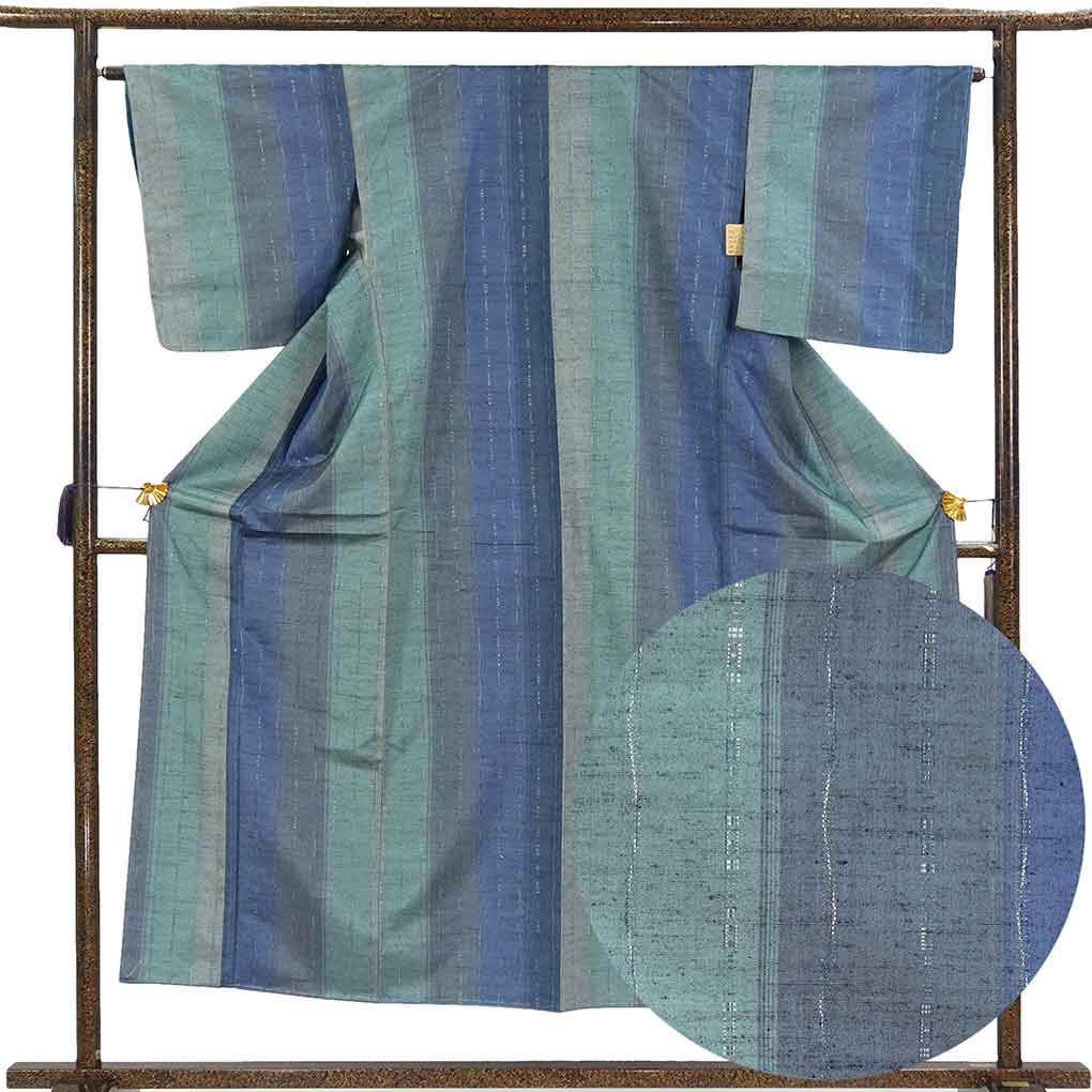 紬 リサイクル着物 身丈151cm 裄64cm 前幅25cm 後幅30cm 袖丈47cm 袖幅33cm レディース 袷 縦ぼかし 裄Mサイズ 秋冬春用 正絹（シルク）ブルー 未使用品 リメイク リユース【ランクS】