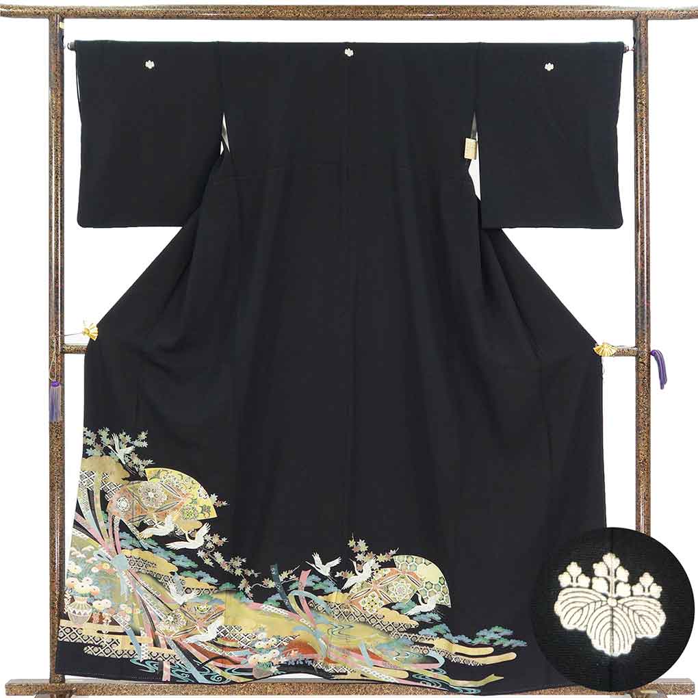黒留袖 リサイクル着物 身丈160cm 裄66cm 前幅25cm 後幅30cm 袖丈47cm 袖幅34cm レディース 熨斗目 裄長 裄M-Lサイズ 年中着用可 正絹（シルク）ブラック やや難 リメイク リユース【ランクB】
