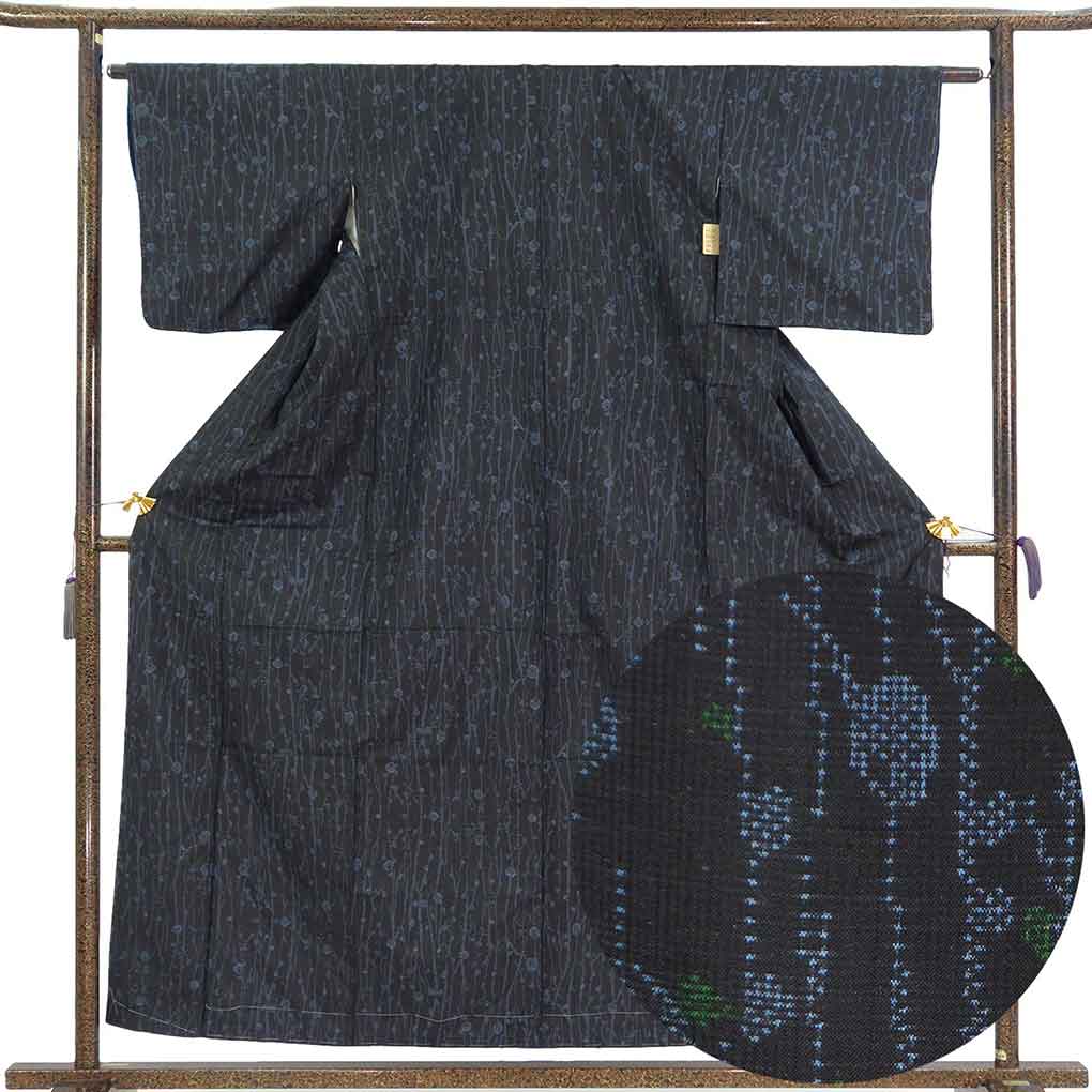 紬 リサイクル着物 身丈158cm 裄63cm 前幅24cm 後幅28.5cm 袖丈46cm 袖幅32cm レディース 袷 連続模様 裄Mサイズ 秋冬春用 正絹（シルク）ブラック 未使用品 大島紬 リメイク リユース【ランクS】