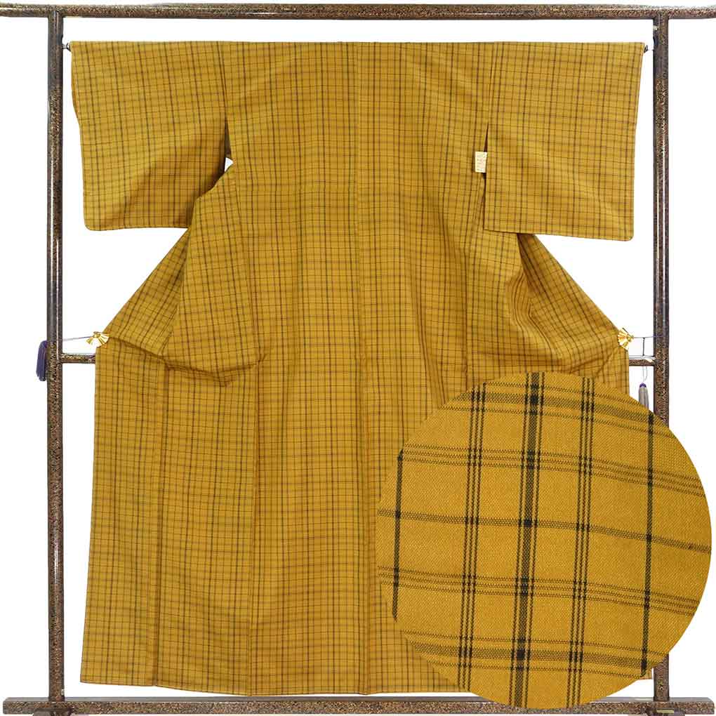 紬 リサイクル着物 身丈159cm 裄66cm 前幅24cm 後幅28.5cm 袖丈49cm 袖幅34cm レディース 袷 格子 裄長 裄M-Lサイズ 秋冬春用 正絹（シルク）イエロー 未使用品 リメイク リユース【ランクS】