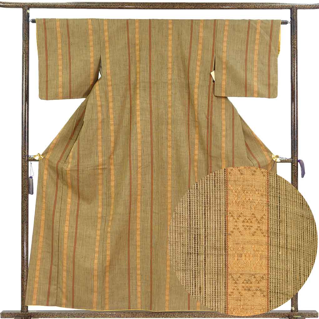 紬 リサイクル着物 身丈158cm 裄64cm 前幅24.5cm 後幅31cm 袖丈45cm 袖幅32cm レディース 袷 縦縞 裄Mサイズ 秋冬春用 正絹（シルク）ブラウン 美品 リメイク リユース【ランクA】